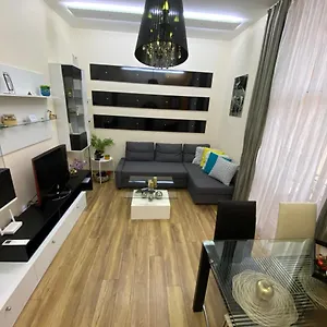 Cozy In Downtown - Tsar Samuil Street Sofía