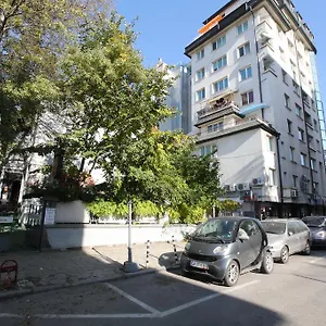 & Restaurant The House סופיה